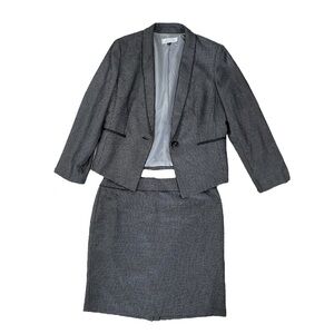 Tahari by Arthur Levine gray two piece skirt and jacket blazer tweed set…